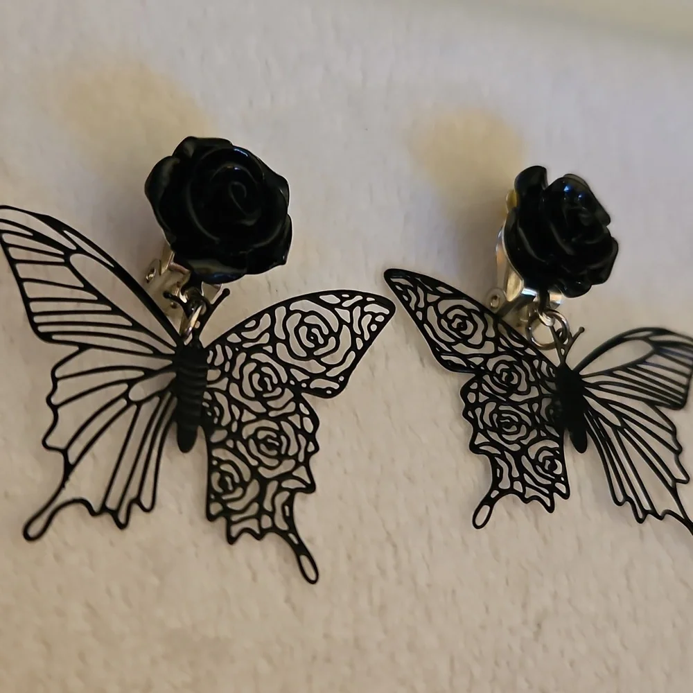 Vintage 1980s Black Rose Delicate Butterfly Goth Clip-on Earrings